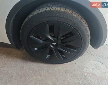 Белый Тесла Model Y, объемом двигателя 0 л и пробегом 38 тыс. км за 28000 $, фото 44 на Automoto.ua