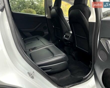 Белый Тесла Model Y, объемом двигателя 0 л и пробегом 34 тыс. км за 31500 $, фото 2 на Automoto.ua