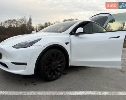 Білий Тесла Model Y, об'ємом двигуна 0 л та пробігом 65 тис. км за 29500 $, фото 6 на Automoto.ua