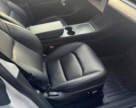 Белый Тесла Model Y, объемом двигателя 0 л и пробегом 86 тыс. км за 24500 $, фото 20 на Automoto.ua