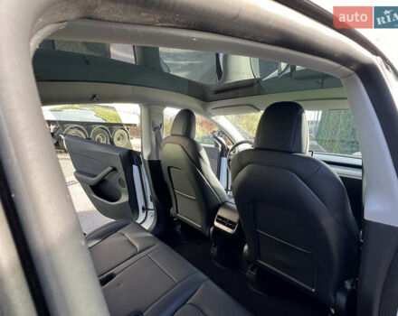 Білий Тесла Model Y, об'ємом двигуна 0 л та пробігом 12 тис. км за 24750 $, фото 47 на Automoto.ua