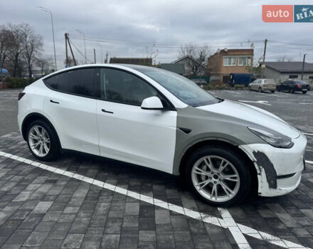 Білий Тесла Model Y, об'ємом двигуна 0 л та пробігом 100 тис. км за 23999 $, фото 11 на Automoto.ua