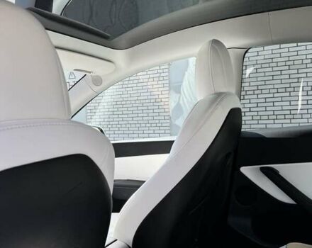 Белый Тесла Model Y, объемом двигателя 0 л и пробегом 49 тыс. км за 28000 $, фото 20 на Automoto.ua
