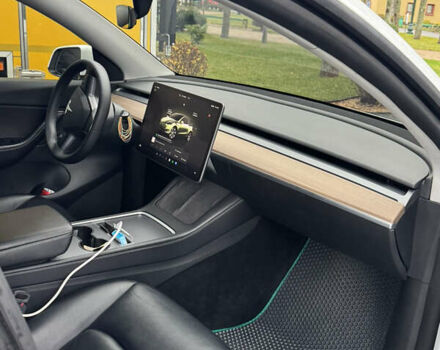 Білий Тесла Model Y, об'ємом двигуна 0 л та пробігом 96 тис. км за 22499 $, фото 13 на Automoto.ua