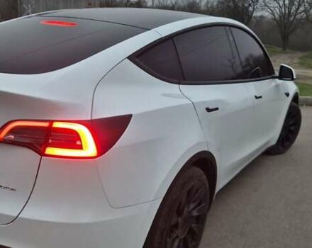 Белый Тесла Model Y, объемом двигателя 0 л и пробегом 27 тыс. км за 29000 $, фото 24 на Automoto.ua