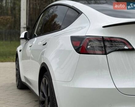 Білий Тесла Model Y, об'ємом двигуна 0 л та пробігом 117 тис. км за 23500 $, фото 20 на Automoto.ua