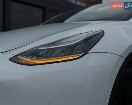 Тесла Model Y 2022 в Ровно на Automoto.ua Белый Тесла Model Y, объемом двигателя 0 л и пробегом 83 тыс. км за 22500 $, фото 9 на Automoto.ua