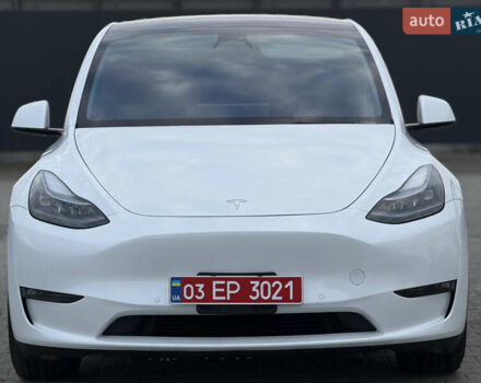Белый Тесла Model Y, объемом двигателя 0 л и пробегом 59 тыс. км за 28950 $, фото 3 на Automoto.ua