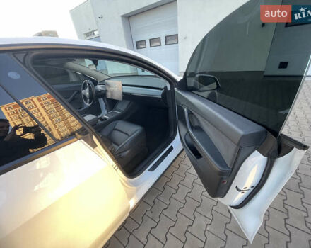 Білий Тесла Model Y, об'ємом двигуна 0 л та пробігом 167 тис. км за 24999 $, фото 15 на Automoto.ua