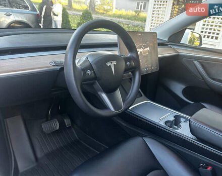 Белый Тесла Model Y, объемом двигателя 0 л и пробегом 25 тыс. км за 28500 $, фото 14 на Automoto.ua