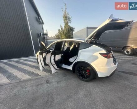 Белый Тесла Model Y, объемом двигателя 0 л и пробегом 25 тыс. км за 35500 $, фото 9 на Automoto.ua