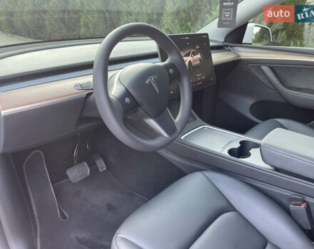 Белый Тесла Model Y, объемом двигателя 0 л и пробегом 10 тыс. км за 32000 $, фото 11 на Automoto.ua