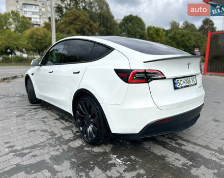Белый Тесла Model Y, объемом двигателя 0 л и пробегом 18 тыс. км за 28950 $, фото 4 на Automoto.ua