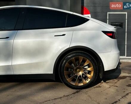 Белый Тесла Model Y, объемом двигателя 0 л и пробегом 42 тыс. км за 33999 $, фото 5 на Automoto.ua