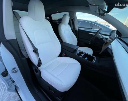 Белый Тесла Model Y, объемом двигателя 0 л и пробегом 13 тыс. км за 33190 $, фото 28 на Automoto.ua