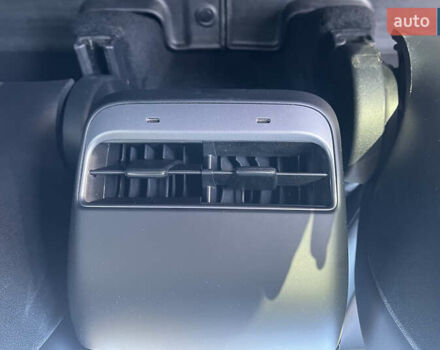 Білий Тесла Model Y, об'ємом двигуна 0 л та пробігом 34 тис. км за 36000 $, фото 19 на Automoto.ua