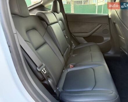 Белый Тесла Model Y, объемом двигателя 0 л и пробегом 35 тыс. км за 34500 $, фото 38 на Automoto.ua