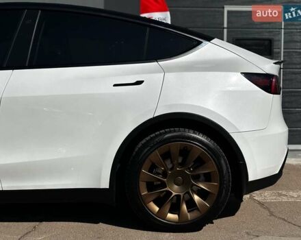 Білий Тесла Model Y, об'ємом двигуна 0 л та пробігом 42 тис. км за 31500 $, фото 5 на Automoto.ua