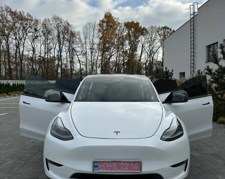 Белый Тесла Model Y, объемом двигателя 0 л и пробегом 24 тыс. км за 32000 $, фото 2 на Automoto.ua