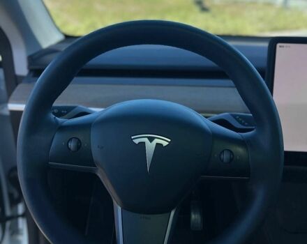 Белый Тесла Model Y, объемом двигателя 0 л и пробегом 95 тыс. км за 28999 $, фото 21 на Automoto.ua