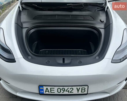 Белый Тесла Model Y, объемом двигателя 0 л и пробегом 40 тыс. км за 29500 $, фото 9 на Automoto.ua