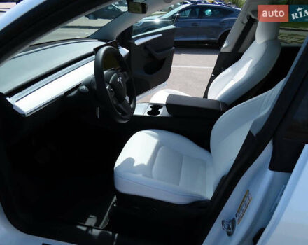 Белый Тесла Model Y, объемом двигателя 0 л и пробегом 41 тыс. км за 27000 $, фото 19 на Automoto.ua