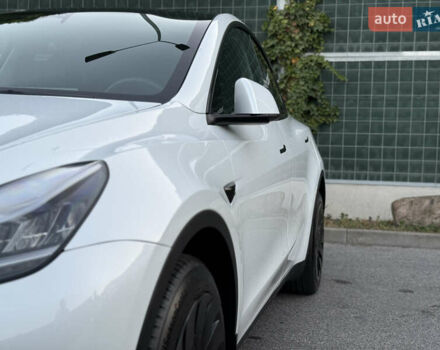 Белый Тесла Model Y, объемом двигателя 0 л и пробегом 18 тыс. км за 29600 $, фото 49 на Automoto.ua