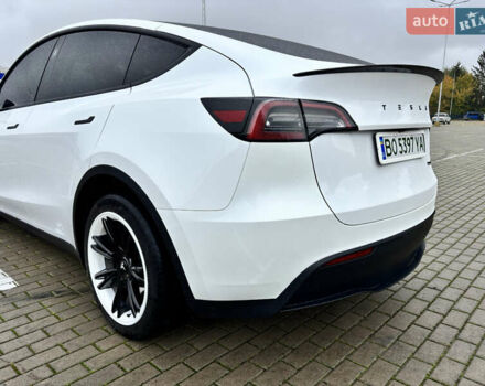 Білий Тесла Model Y, об'ємом двигуна 0 л та пробігом 45 тис. км за 27500 $, фото 24 на Automoto.ua