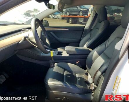 Белый Тесла Model Y, объемом двигателя 0.38 л и пробегом 36 тыс. км за 18100 $, фото 6 на Automoto.ua