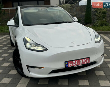 Белый Тесла Model Y, объемом двигателя 0 л и пробегом 29 тыс. км за 29900 $, фото 6 на Automoto.ua