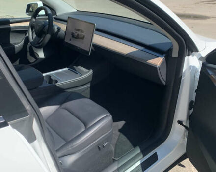 Белый Тесла Model Y, объемом двигателя 0 л и пробегом 64 тыс. км за 28500 $, фото 8 на Automoto.ua