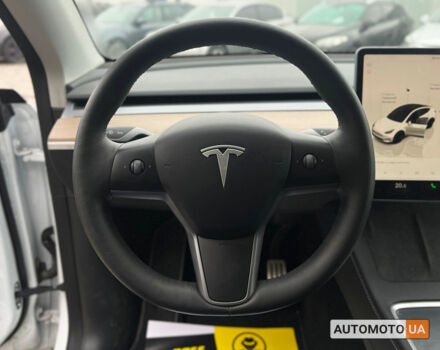 Білий Тесла Model Y, об'ємом двигуна 82 л та пробігом 33 тис. км за 35000 $, фото 15 на Automoto.ua