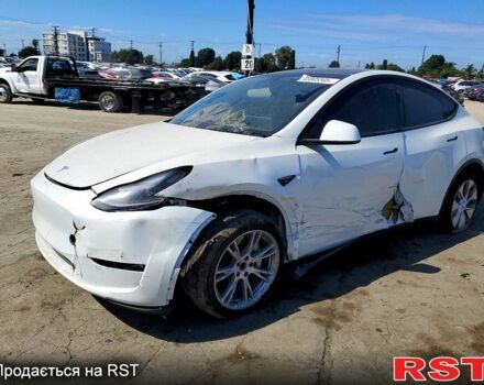 Белый Тесла Model Y, объемом двигателя 0.38 л и пробегом 36 тыс. км за 18100 $, фото 4 на Automoto.ua