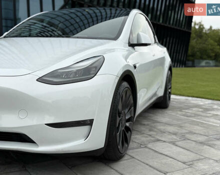 Белый Тесла Model Y, объемом двигателя 0 л и пробегом 45 тыс. км за 35500 $, фото 17 на Automoto.ua