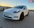 Білий Тесла Model Y, об'ємом двигуна 0 л та пробігом 68 тис. км за 26700 $, фото 1 на Automoto.ua