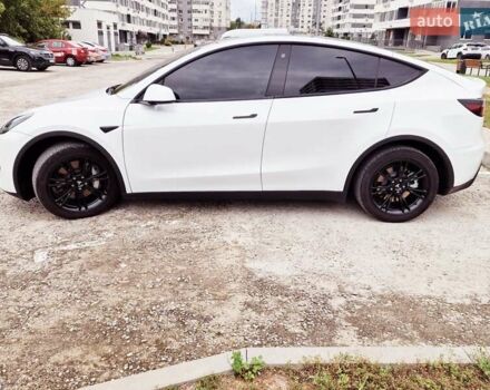 Белый Тесла Model Y, объемом двигателя 0 л и пробегом 28 тыс. км за 26999 $, фото 8 на Automoto.ua