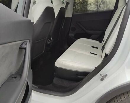 Білий Тесла Model Y, об'ємом двигуна 0 л та пробігом 41 тис. км за 26500 $, фото 6 на Automoto.ua