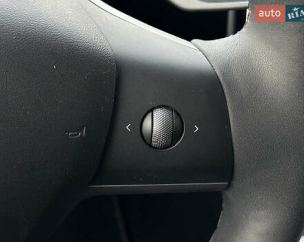 Білий Тесла Model Y, об'ємом двигуна 0 л та пробігом 47 тис. км за 26500 $, фото 40 на Automoto.ua