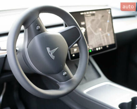 Белый Тесла Model Y, объемом двигателя 0 л и пробегом 4 тыс. км за 38500 $, фото 37 на Automoto.ua