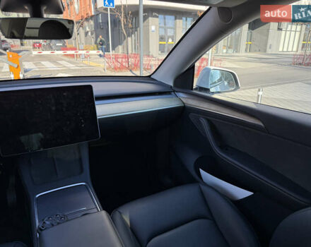 Белый Тесла Model Y, объемом двигателя 0 л и пробегом 35 тыс. км за 33777 $, фото 33 на Automoto.ua