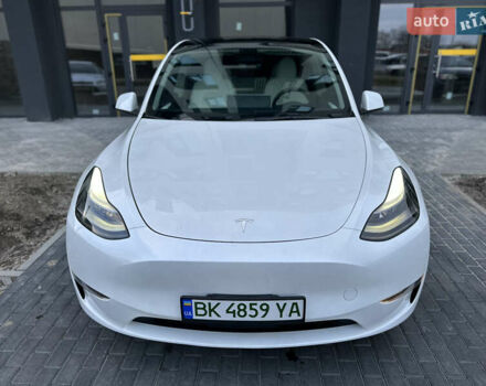 Белый Тесла Model Y, объемом двигателя 0 л и пробегом 25 тыс. км за 28900 $, фото 5 на Automoto.ua