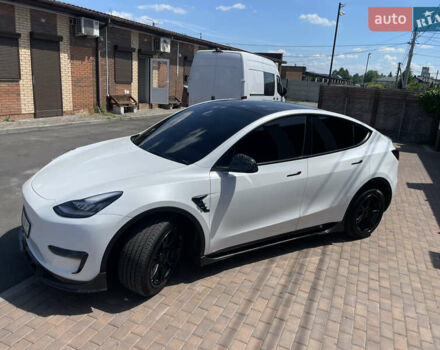 Белый Тесла Model Y, объемом двигателя 0 л и пробегом 13 тыс. км за 26500 $, фото 2 на Automoto.ua