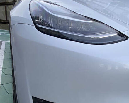 Белый Тесла Model Y, объемом двигателя 0 л и пробегом 42 тыс. км за 29999 $, фото 5 на Automoto.ua
