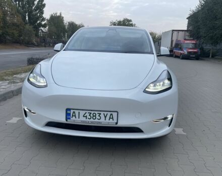 Білий Тесла Model Y, об'ємом двигуна 0 л та пробігом 64 тис. км за 28500 $, фото 1 на Automoto.ua