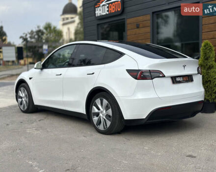 Білий Тесла Model Y, об'ємом двигуна 0 л та пробігом 47 тис. км за 26500 $, фото 12 на Automoto.ua