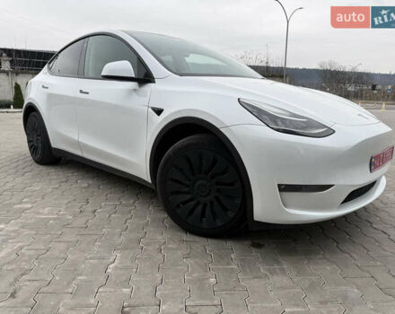Белый Тесла Model Y, объемом двигателя 0 л и пробегом 39 тыс. км за 27200 $, фото 3 на Automoto.ua