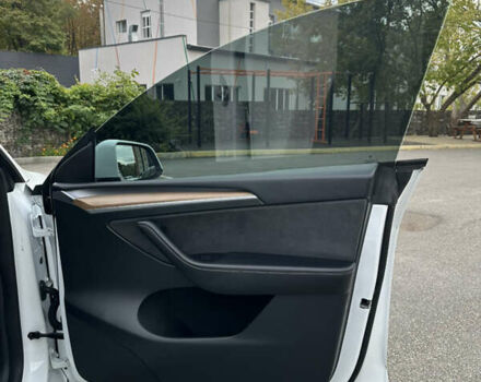 Белый Тесла Model Y, объемом двигателя 0 л и пробегом 31 тыс. км за 36500 $, фото 18 на Automoto.ua