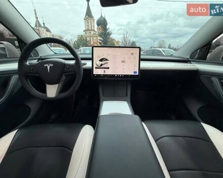 Белый Тесла Model Y, объемом двигателя 0 л и пробегом 53 тыс. км за 28800 $, фото 26 на Automoto.ua