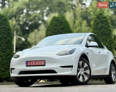 Белый Тесла Model Y, объемом двигателя 0 л и пробегом 72 тыс. км за 24750 $, фото 3 на Automoto.ua