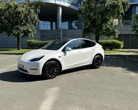 Белый Тесла Model Y, объемом двигателя 0 л и пробегом 8 тыс. км за 34999 $, фото 6 на Automoto.ua